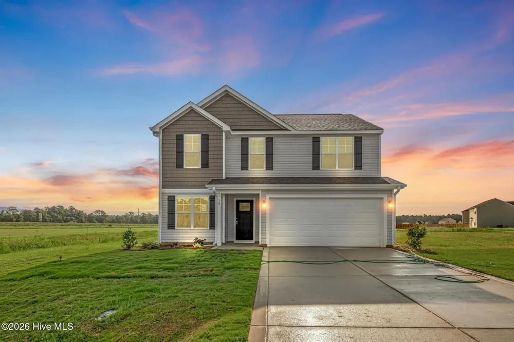38 Coachman Lane Autryville, NC 28318
