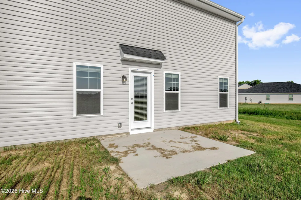 38 Coachman Lane Autryville, NC 28318
