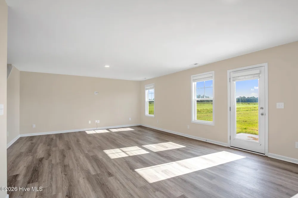 38 Coachman Lane Autryville, NC 28318