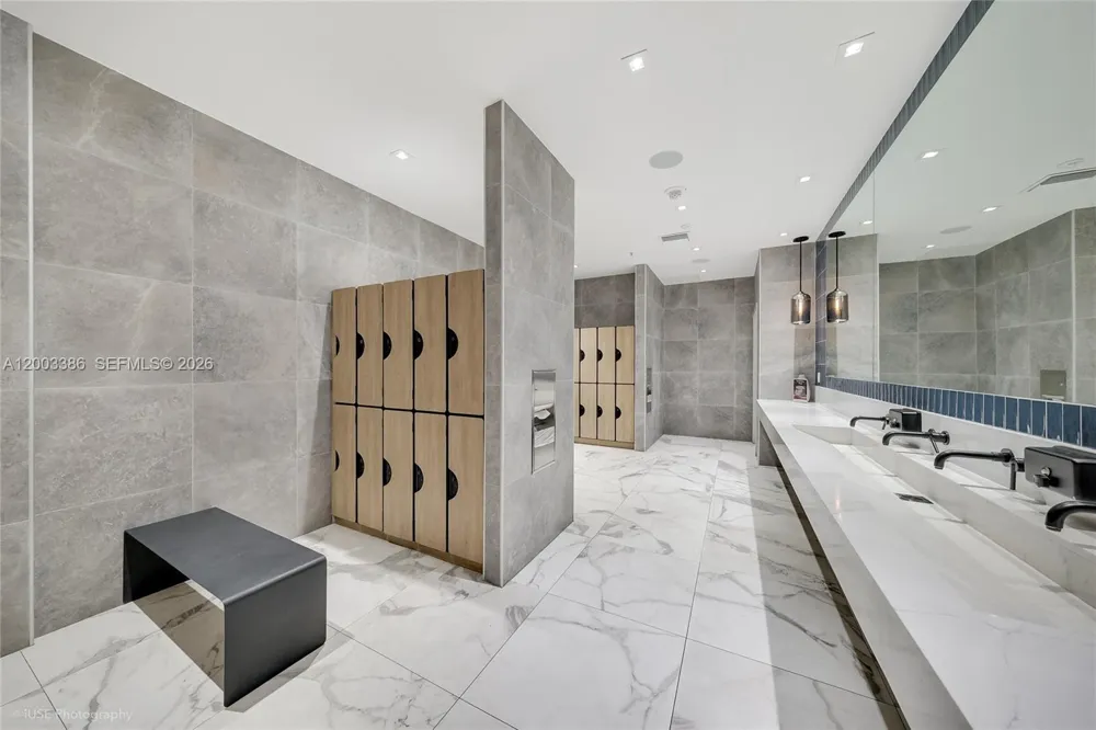 90 SW 3rd St #3109 Miami, FL 33130