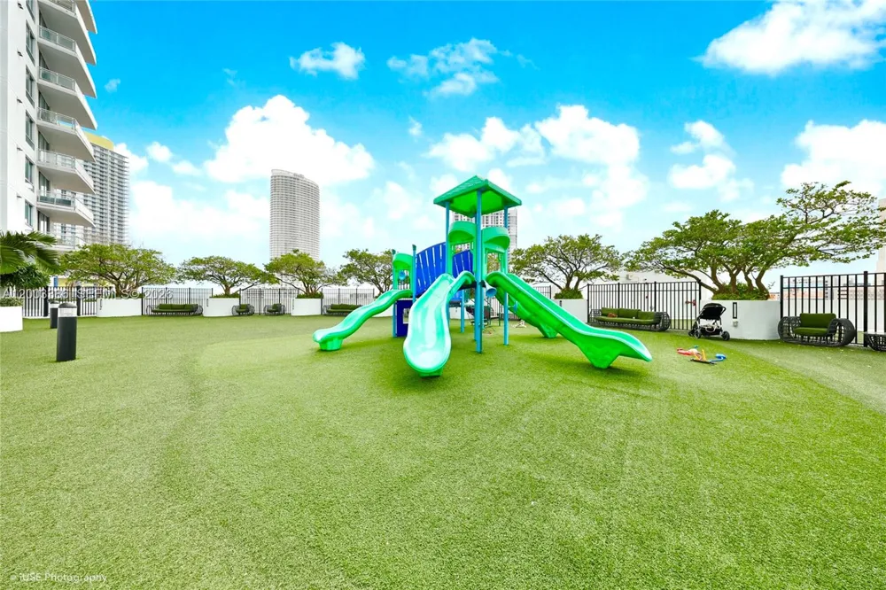 90 SW 3rd St #3109 Miami, FL 33130