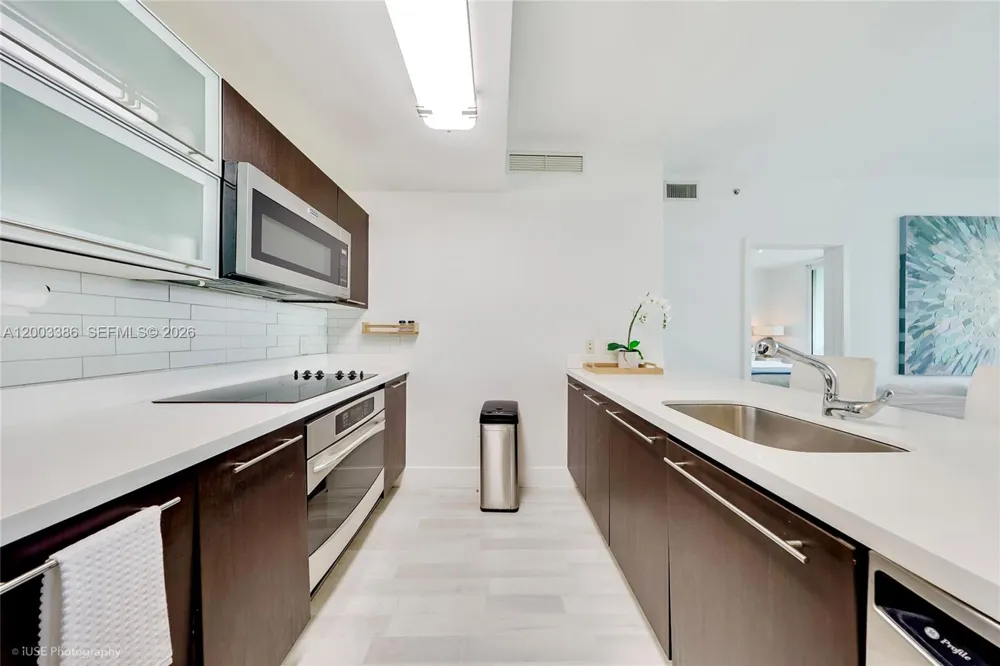 90 SW 3rd St #3109 Miami, FL 33130