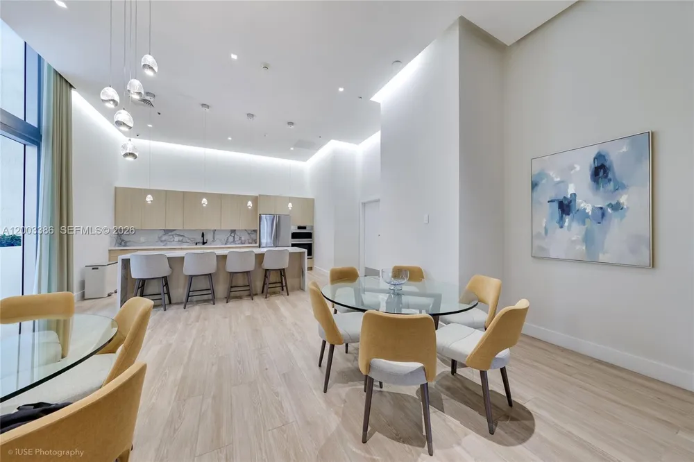90 SW 3rd St #3109 Miami, FL 33130