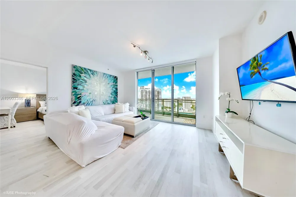 90 SW 3rd St #3109 Miami, FL 33130