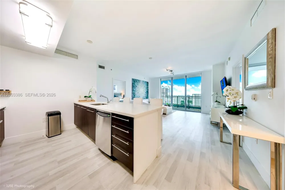90 SW 3rd St #3109 Miami, FL 33130