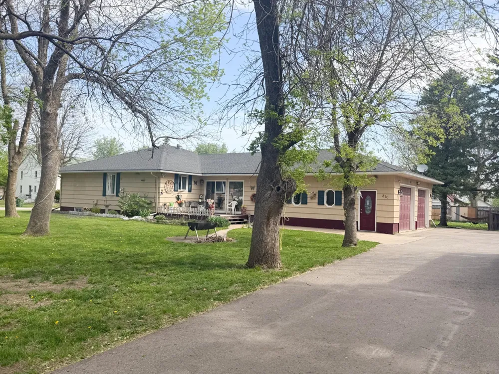 810 8th Avenue Worthington, MN 56187