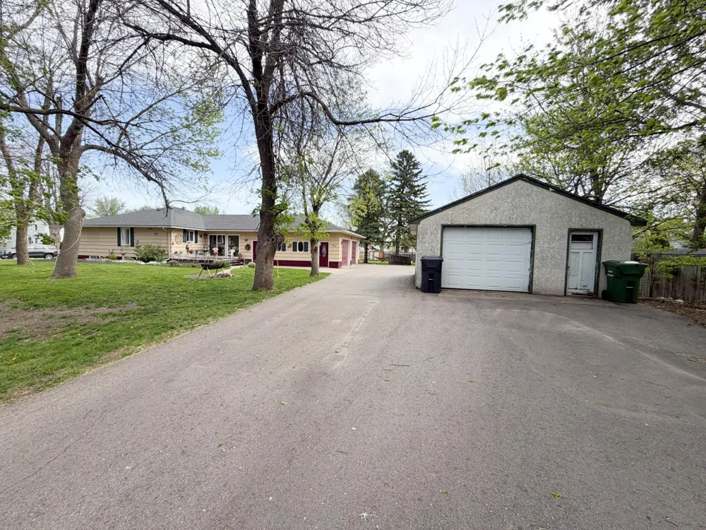 810 8th Avenue Worthington, MN 56187