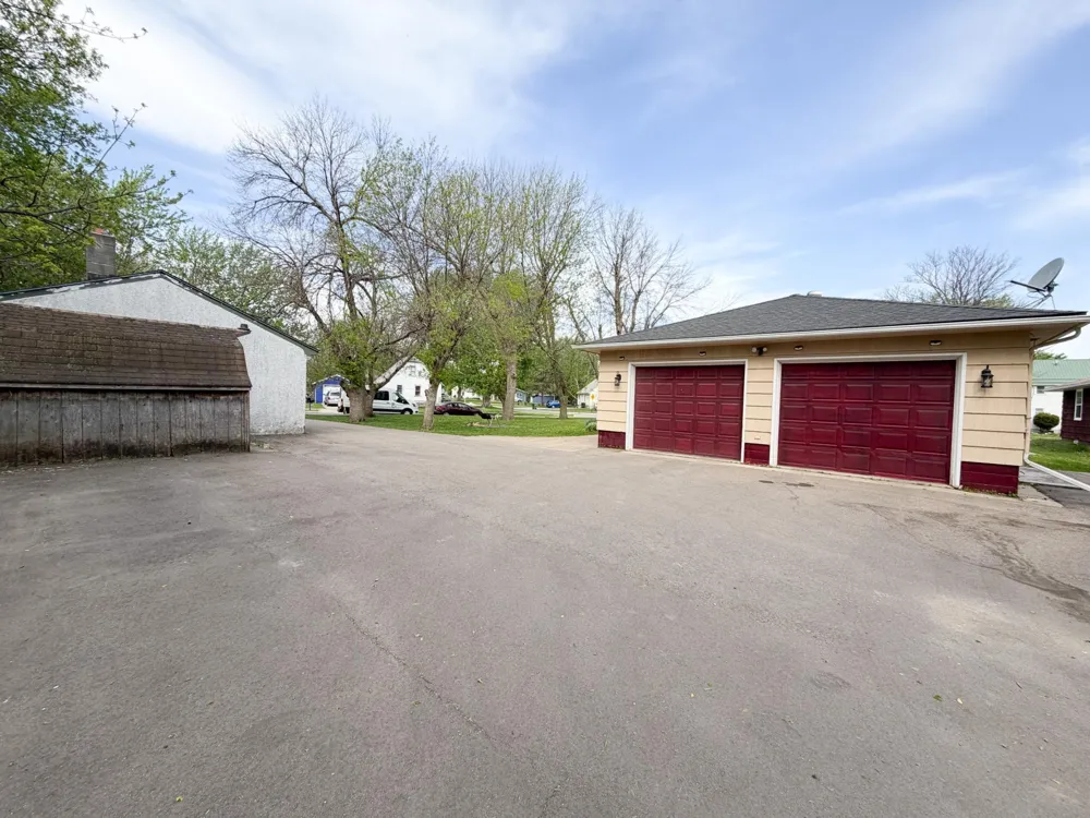 810 8th Avenue Worthington, MN 56187
