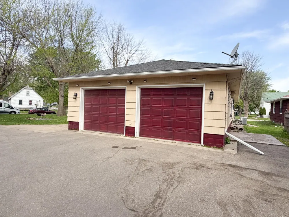 810 8th Avenue Worthington, MN 56187