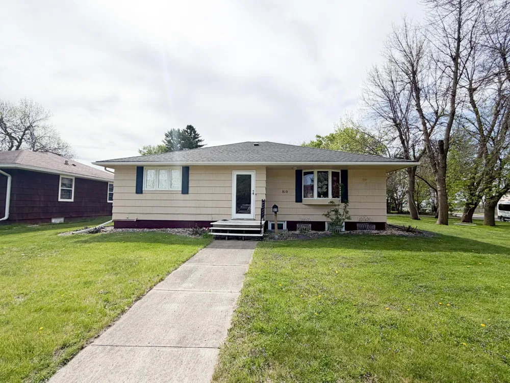 810 8th Avenue Worthington, MN 56187