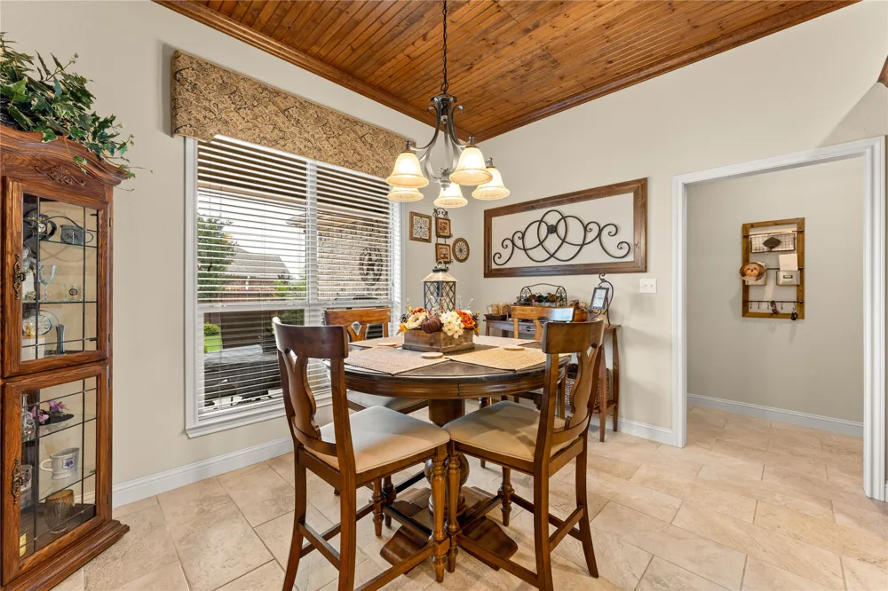 283 Briarleaf Circle Hewitt, TX 76643