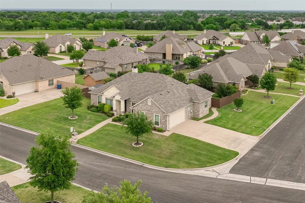 283 Briarleaf Circle Hewitt, TX 76643
