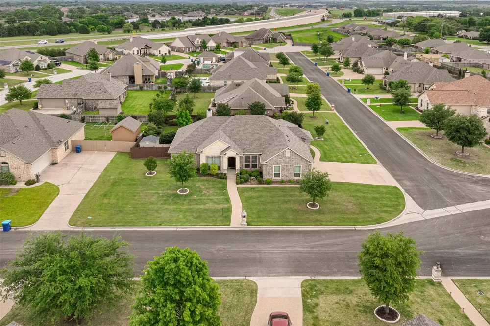 283 Briarleaf Circle Hewitt, TX 76643