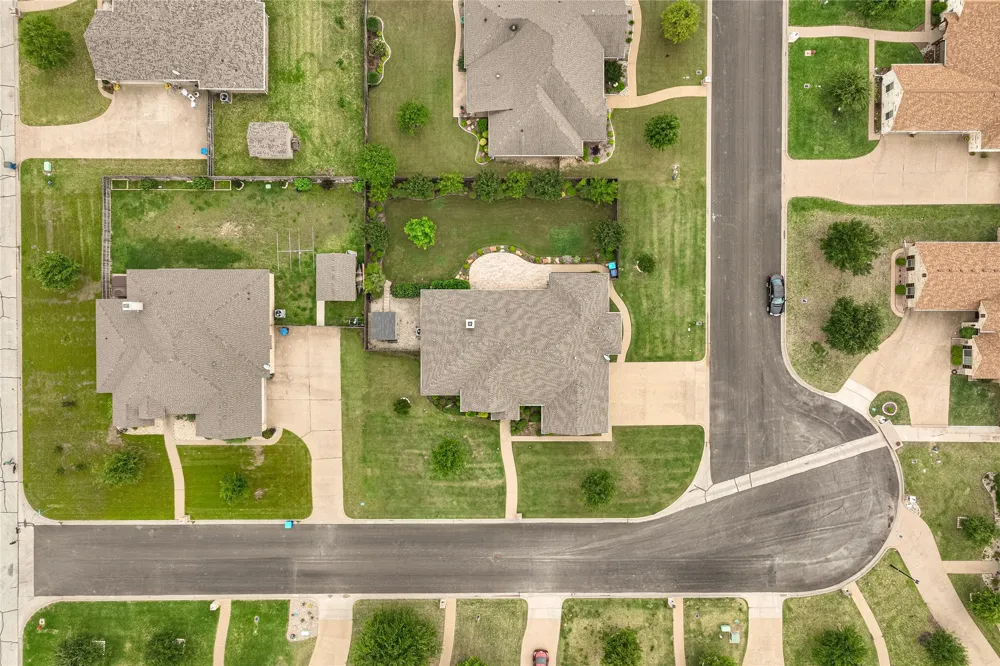 283 Briarleaf Circle Hewitt, TX 76643