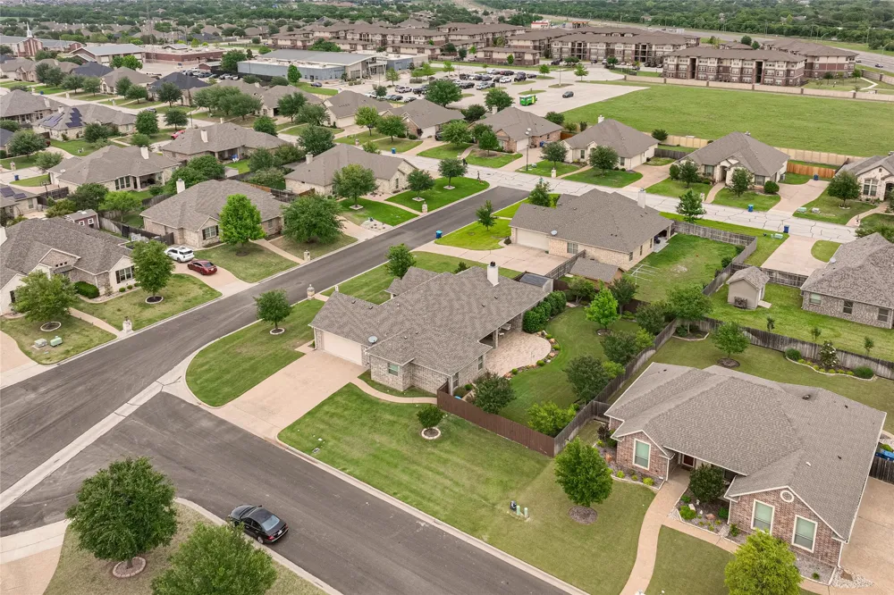 283 Briarleaf Circle Hewitt, TX 76643