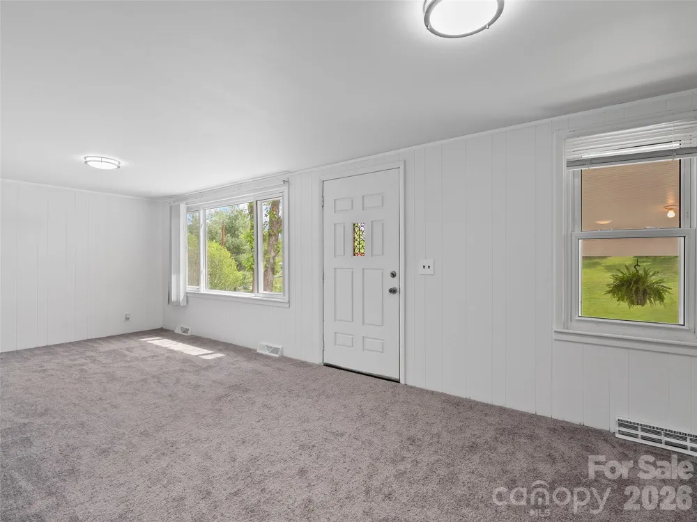 160 Cooper Street Canton, NC 28716