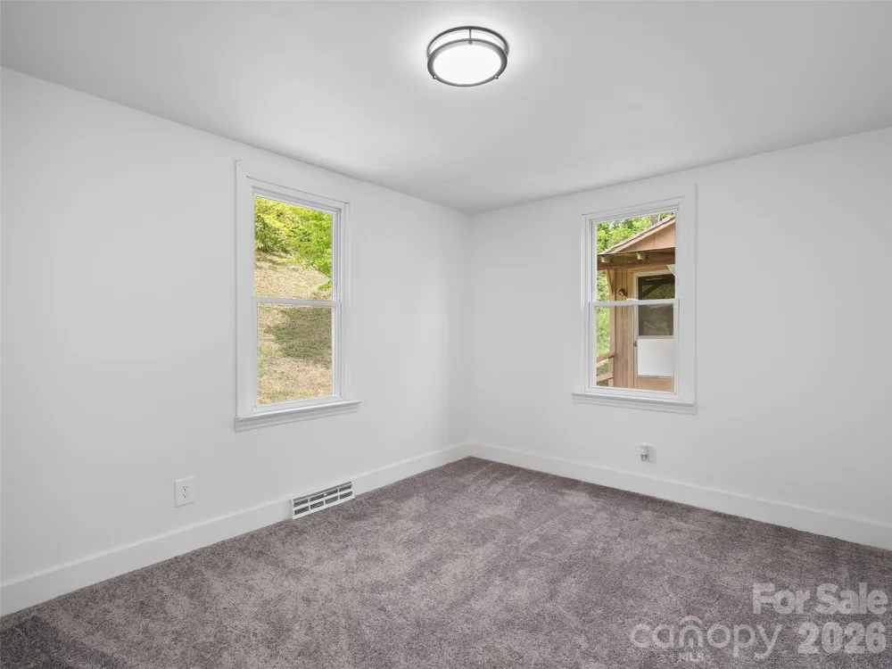 160 Cooper Street Canton, NC 28716