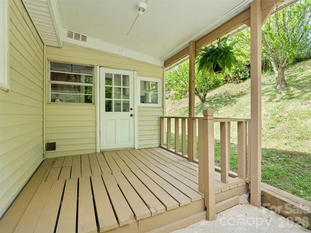 160 Cooper Street Canton, NC 28716