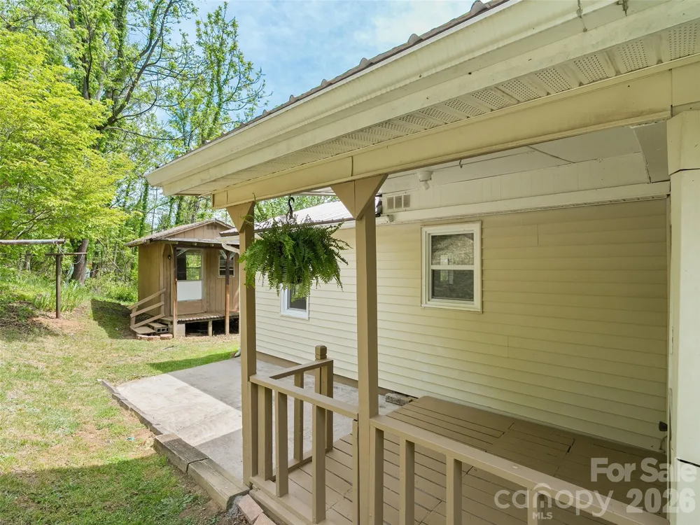 160 Cooper Street Canton, NC 28716