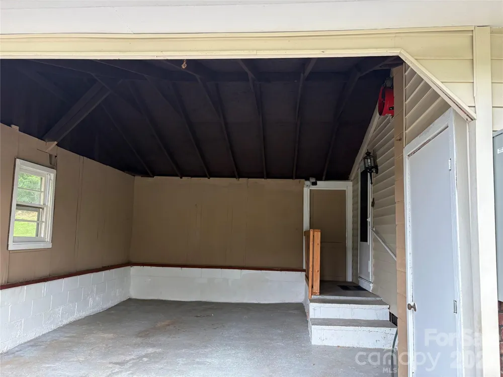 160 Cooper Street Canton, NC 28716