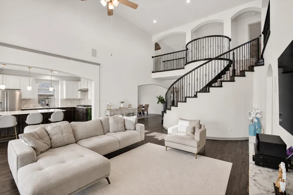 370 Cheyenne Mountain Drive Ovilla, TX 75154
