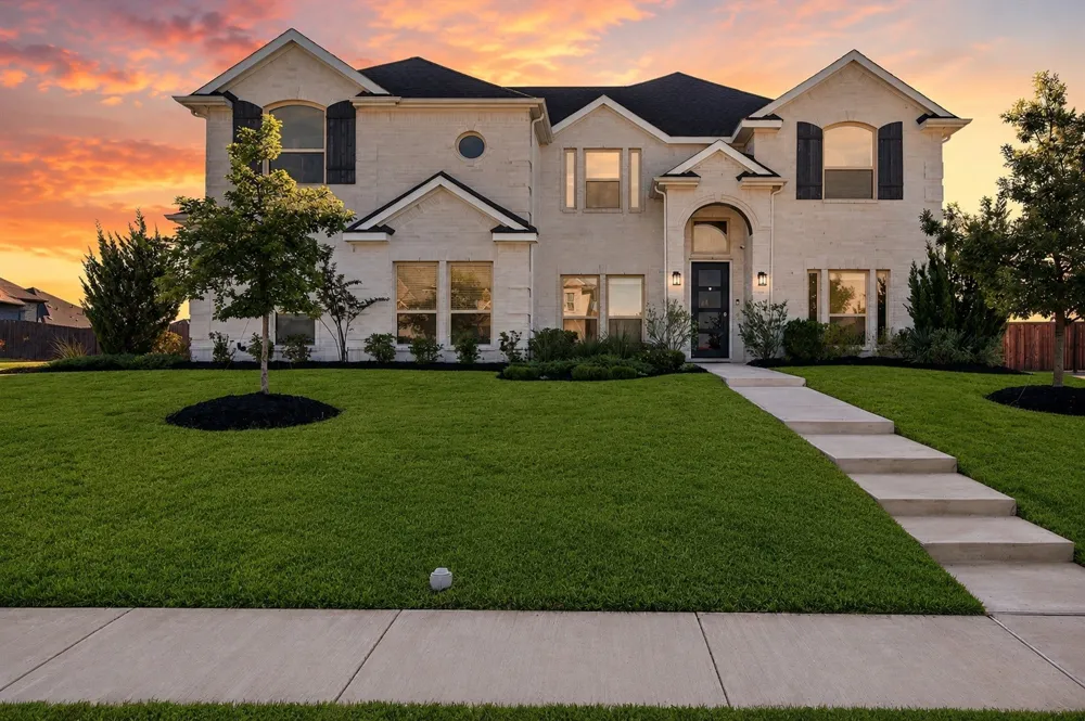 370 Cheyenne Mountain Drive Ovilla, TX 75154