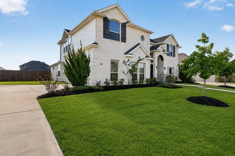 370 Cheyenne Mountain Drive Ovilla, TX 75154