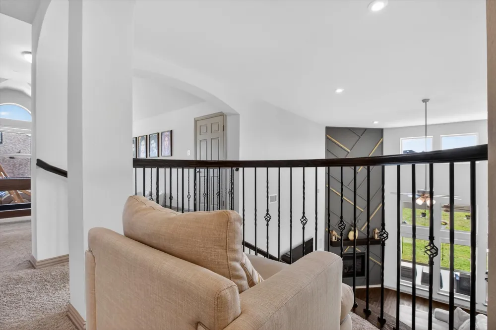 370 Cheyenne Mountain Drive Ovilla, TX 75154