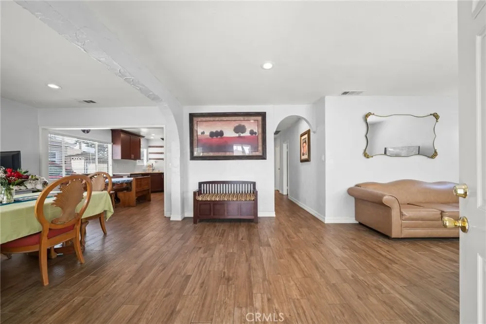 13607 Benfield Norwalk, CA 90650