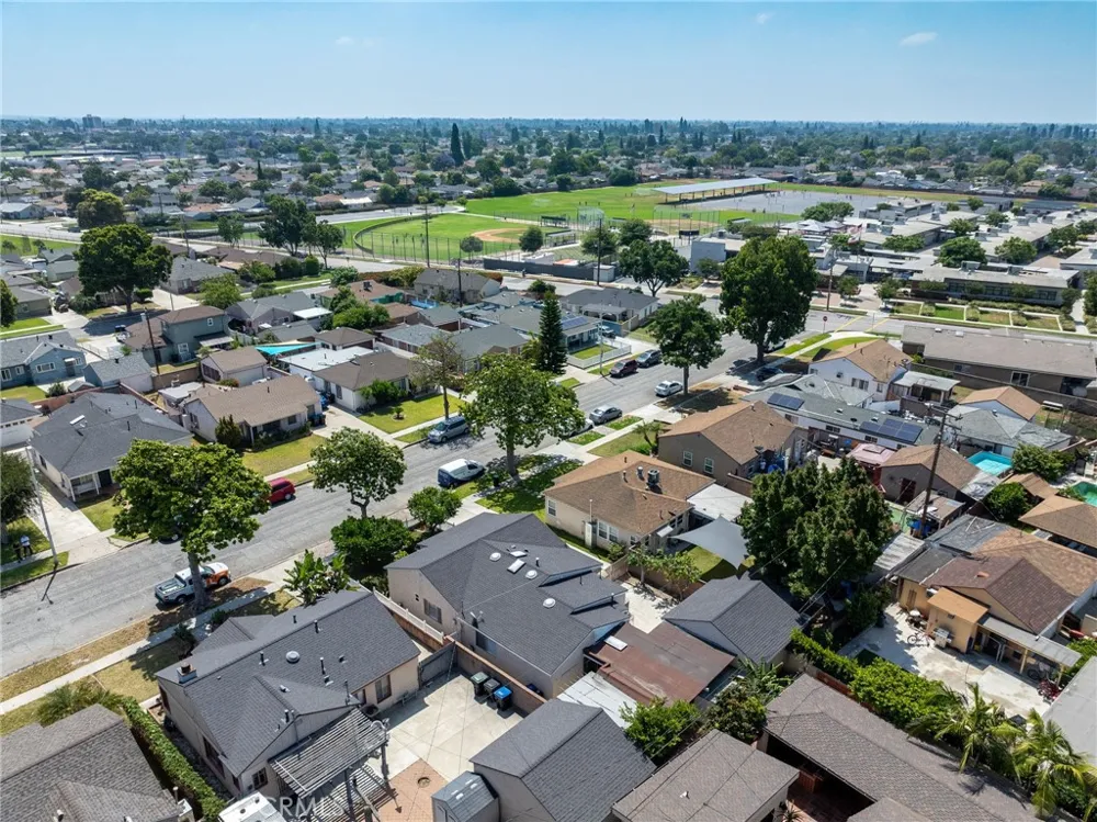 13607 Benfield Norwalk, CA 90650