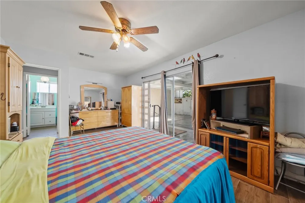 13607 Benfield Norwalk, CA 90650