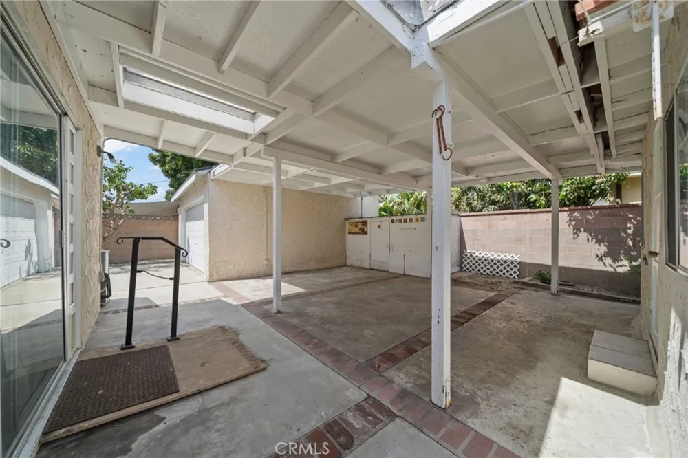 13607 Benfield Norwalk, CA 90650