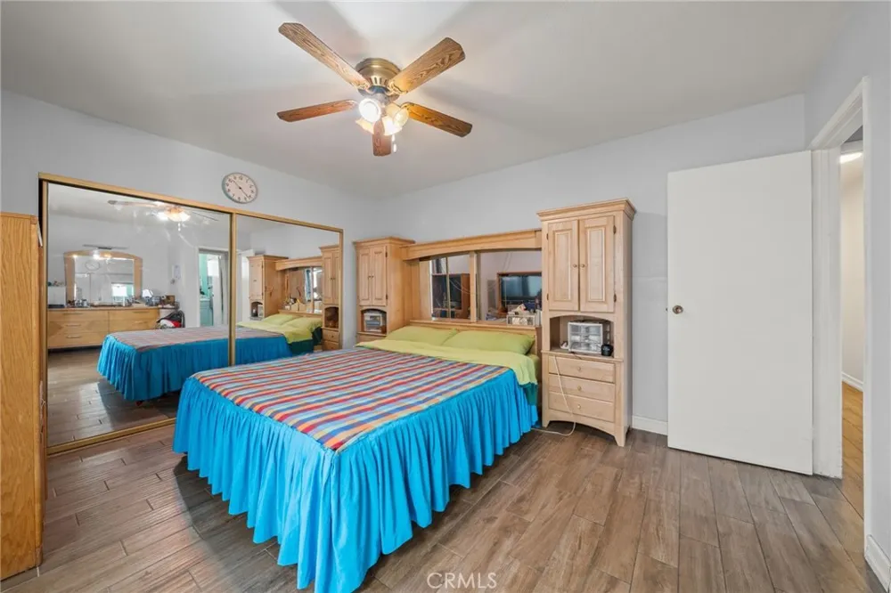 13607 Benfield Norwalk, CA 90650