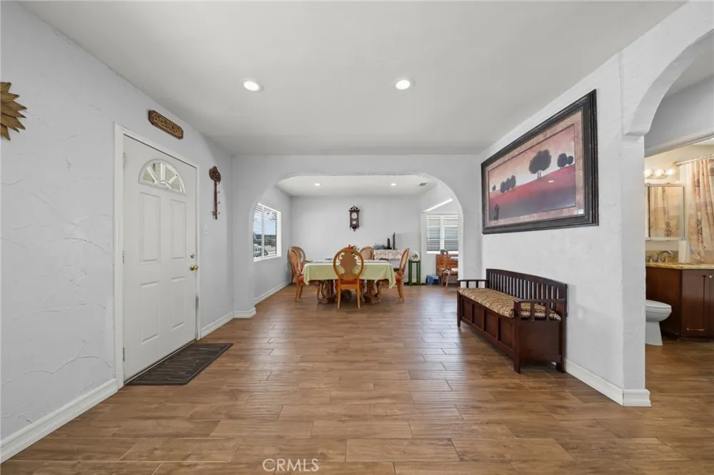 13607 Benfield Norwalk, CA 90650