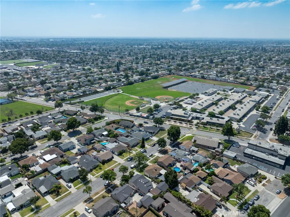 13607 Benfield Norwalk, CA 90650