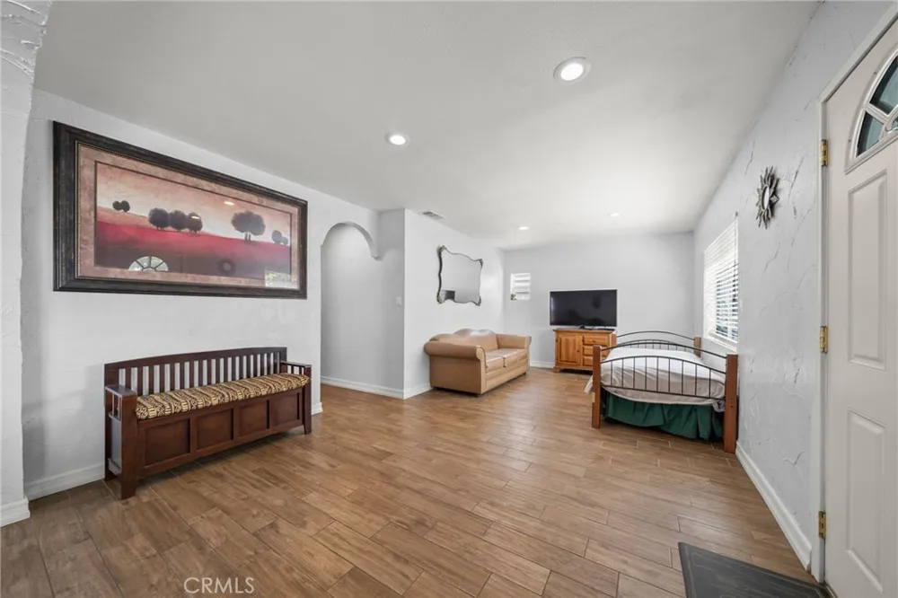 13607 Benfield Norwalk, CA 90650