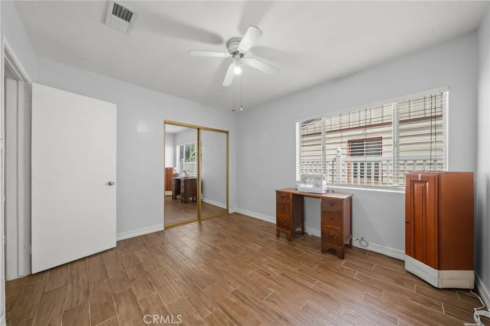 13607 Benfield Norwalk, CA 90650