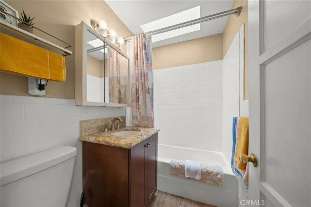 13607 Benfield Norwalk, CA 90650