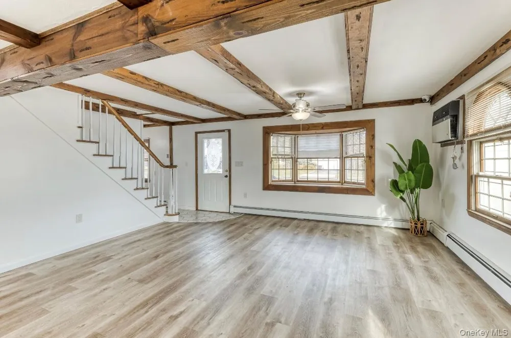 70 Sycamore Lane Levittown, NY 11756