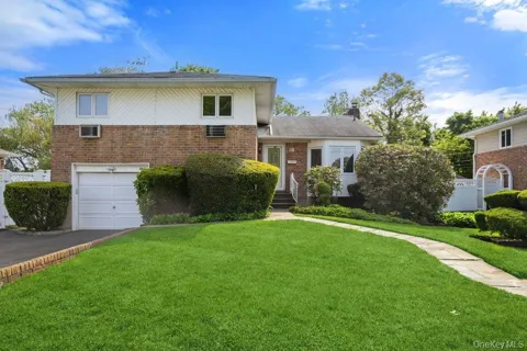 8 Pasadena Drive