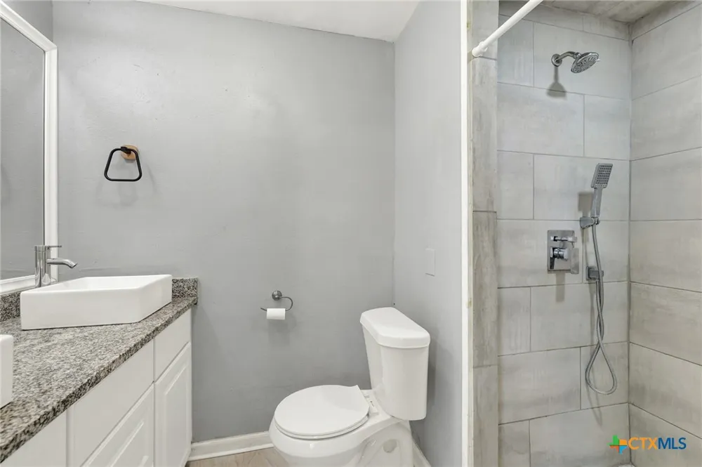 1006 Pecan Street Floresville, TX 78114