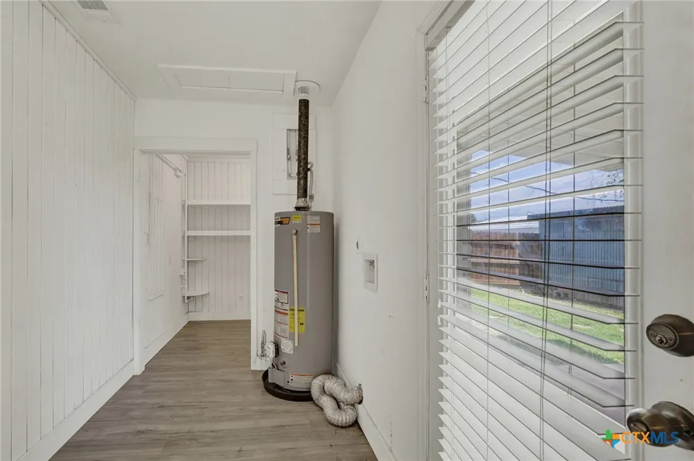 1006 Pecan Street Floresville, TX 78114