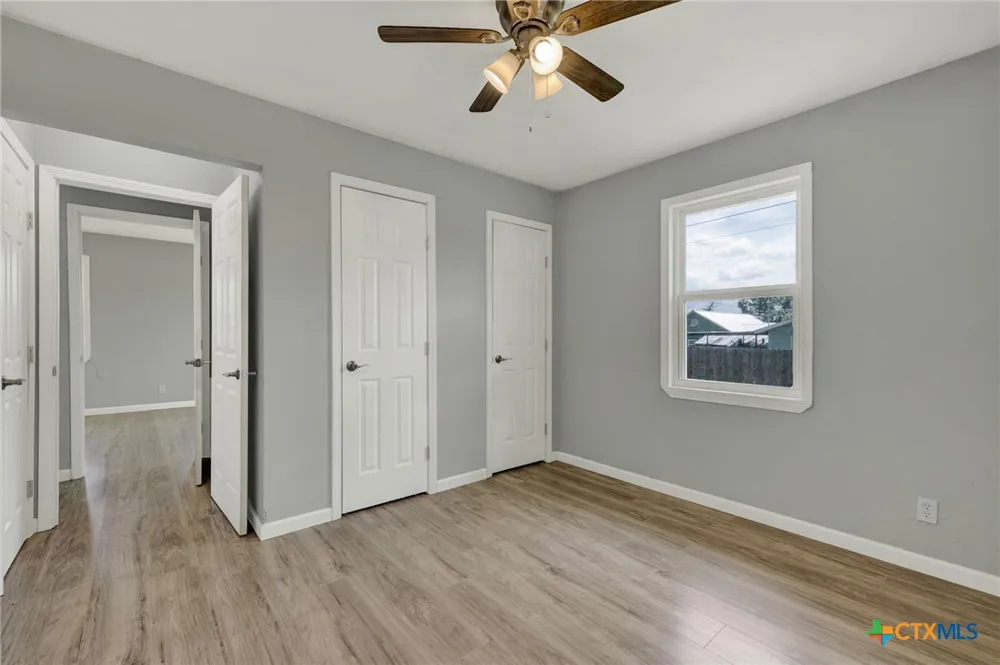 1006 Pecan Street Floresville, TX 78114