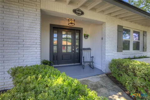 1006 Pecan Street