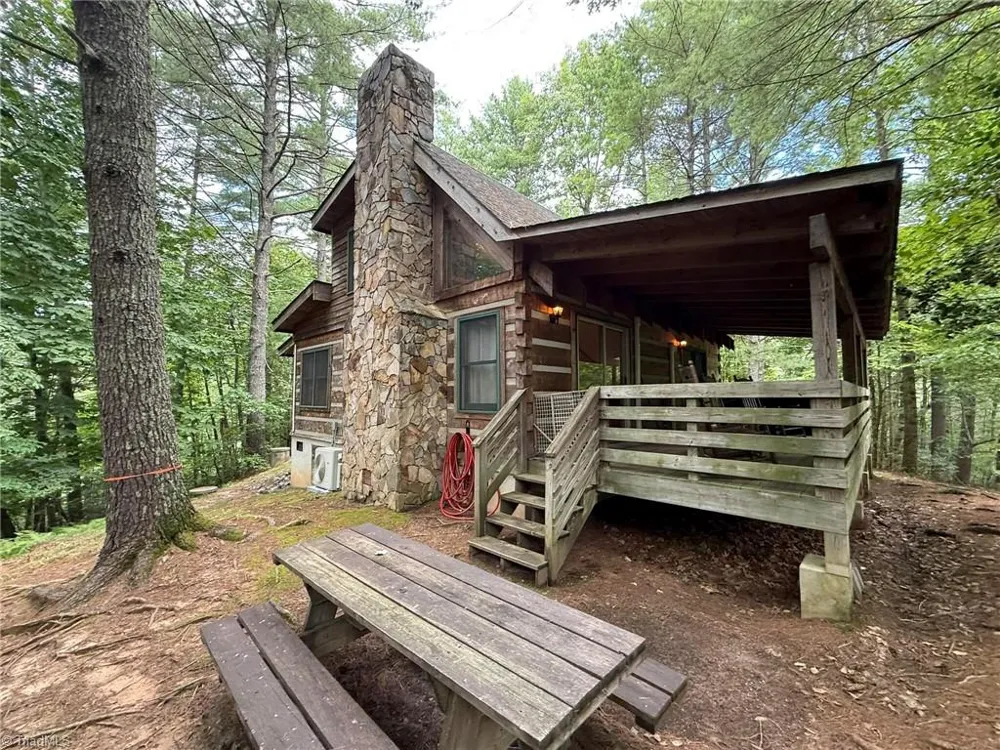 1105 Fall Creek Road Purlear, NC 28665