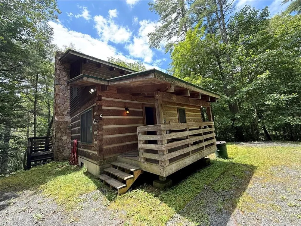 1105 Fall Creek Road Purlear, NC 28665