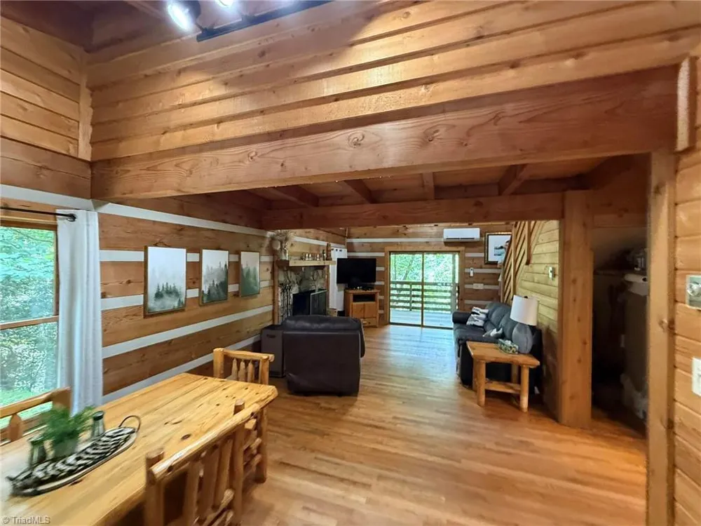 1105 Fall Creek Road Purlear, NC 28665