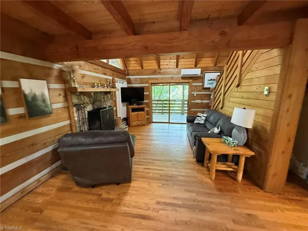 1105 Fall Creek Road Purlear, NC 28665