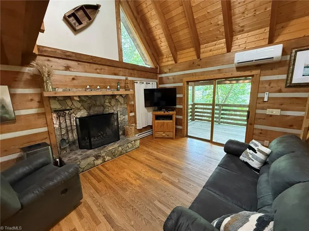 1105 Fall Creek Road Purlear, NC 28665