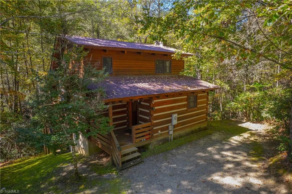 1105 Fall Creek Road Purlear, NC 28665